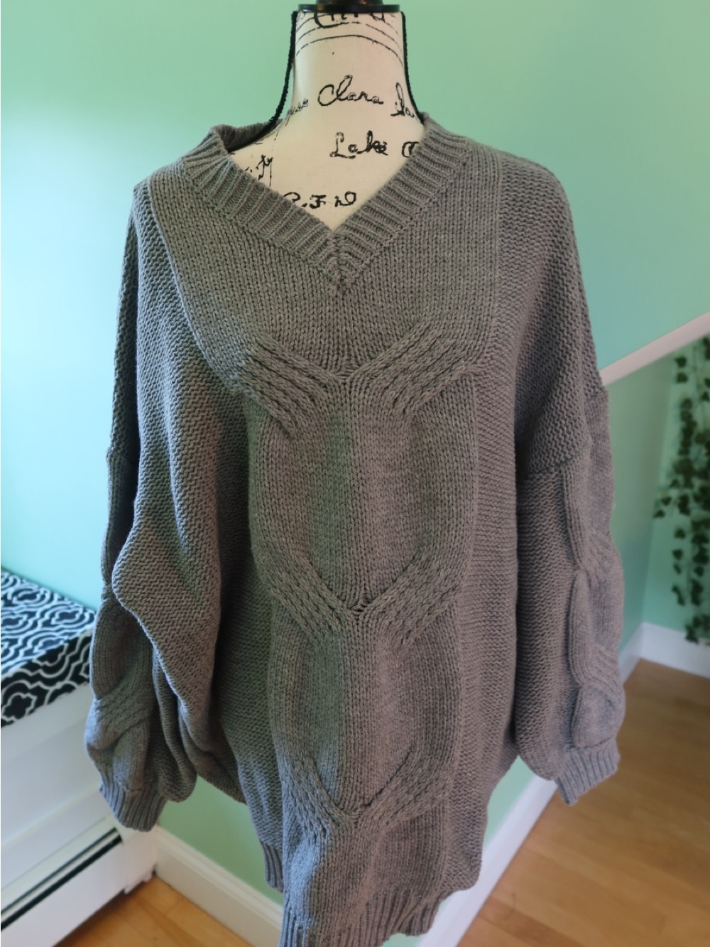 Relaxed V-Neck Cable Sweater dress - Gray